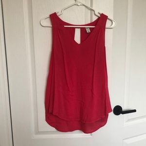 Old Navy pink sleeveless top